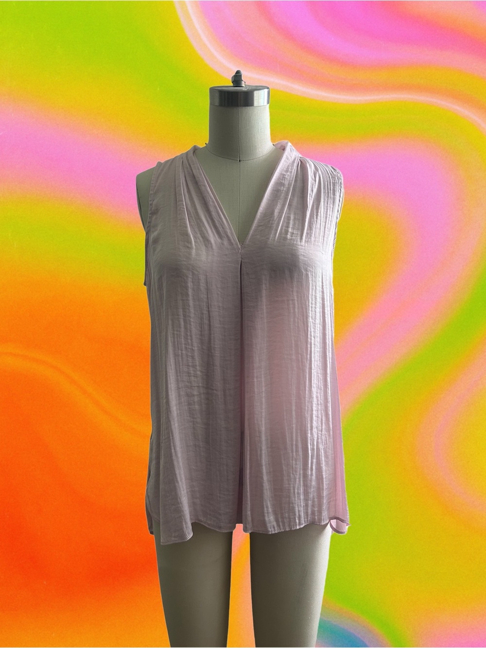 Vince Camuto sleeveless light pink V- neck silky blouse size Small NWT